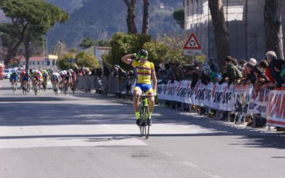 Piras con un colpo di mano nel finale giunge solitario al traguardo